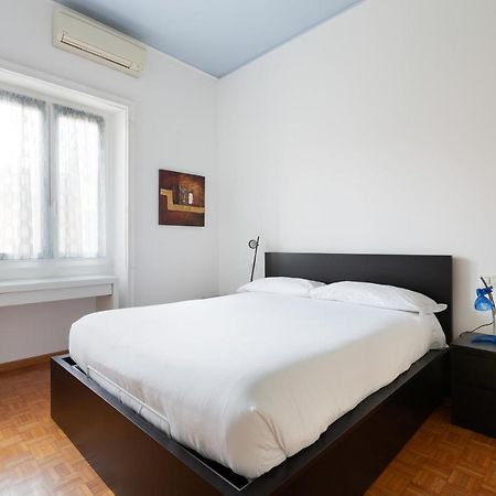 Cozy Apt With Balcony - Mm2 Sant'Agostino Lejlighed Milano Eksteriør billede