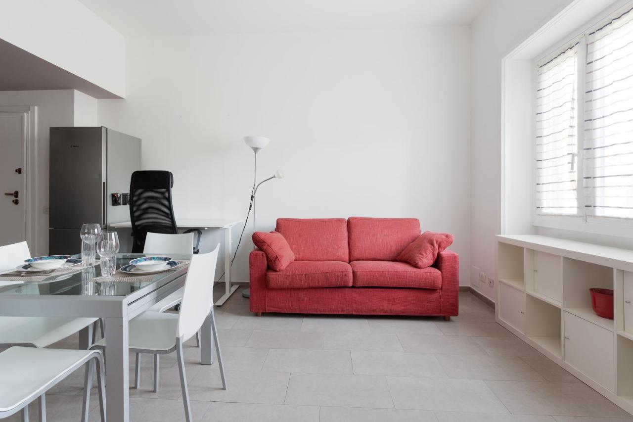 Cozy Apt With Balcony - Mm2 Sant'Agostino Lejlighed Milano Eksteriør billede