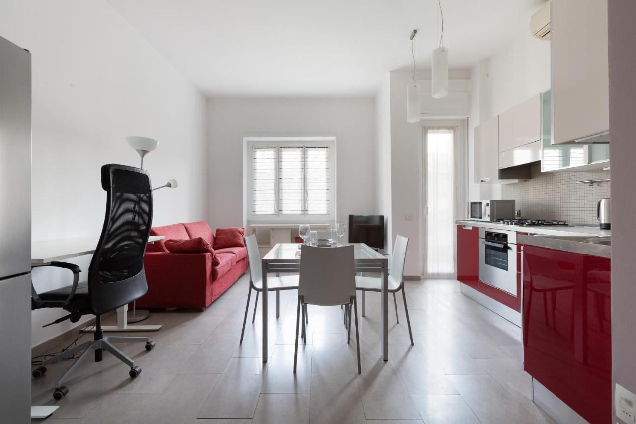 Cozy Apt With Balcony - Mm2 Sant'Agostino Lejlighed Milano Eksteriør billede