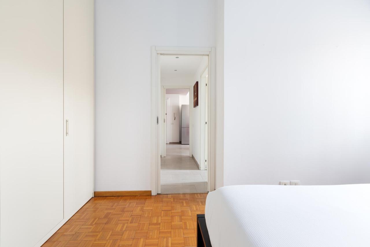 Cozy Apt With Balcony - Mm2 Sant'Agostino Lejlighed Milano Eksteriør billede